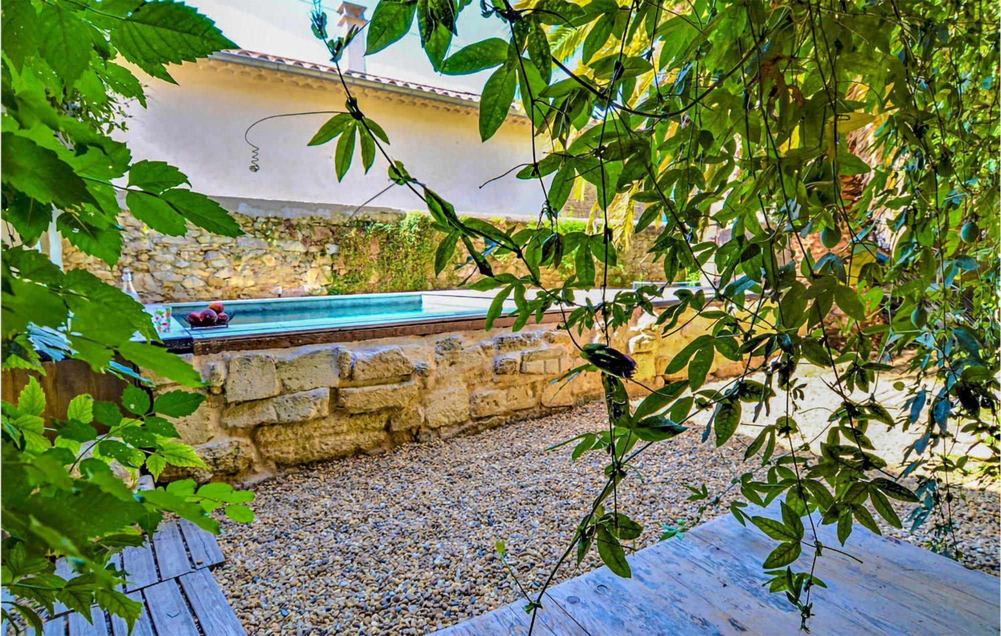 Awesome Apartment In Pujaut With Swimming Pool Esterno foto